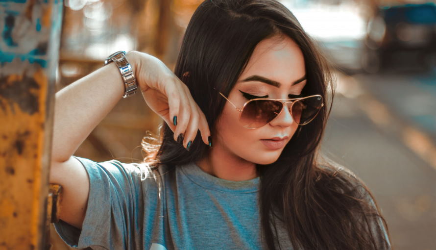 sunglass-hair combo